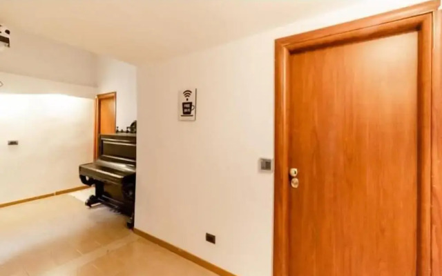 Inside Chiaia rooms