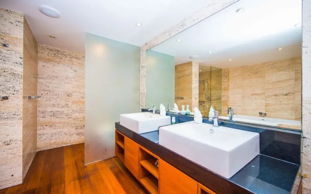 Charming Beachfront Villa on Bangtao