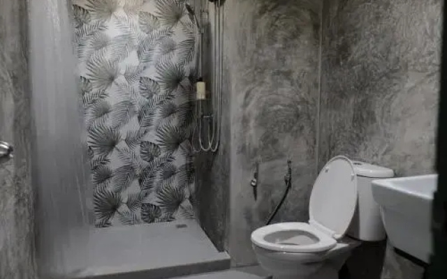 Silom Apartment Close to BTS +WIFI+Netflix
