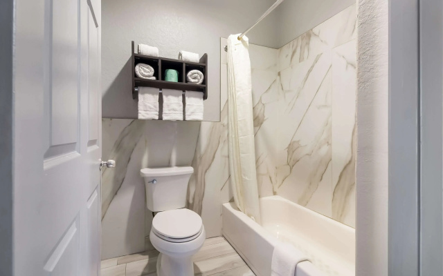 Americas Best Value Platinum Inn & Suites