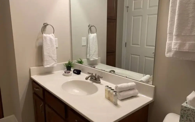 Luxury Polaris 2BR 1st Floor Pet-friendly