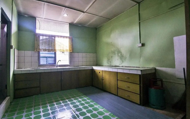 Sakura Tupong Guest House