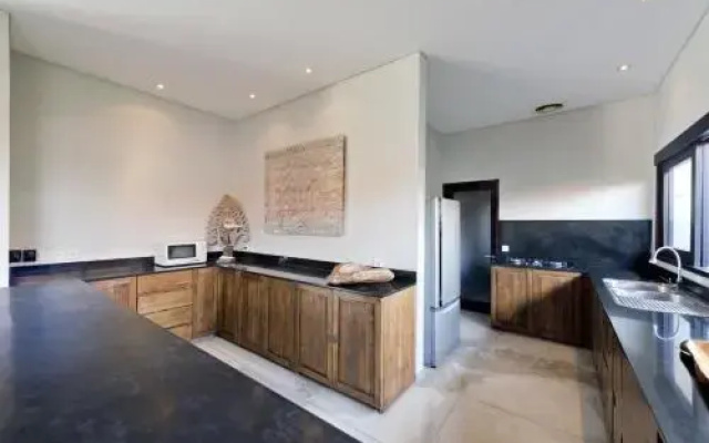 Phinisi Villas - Seminyak City Center