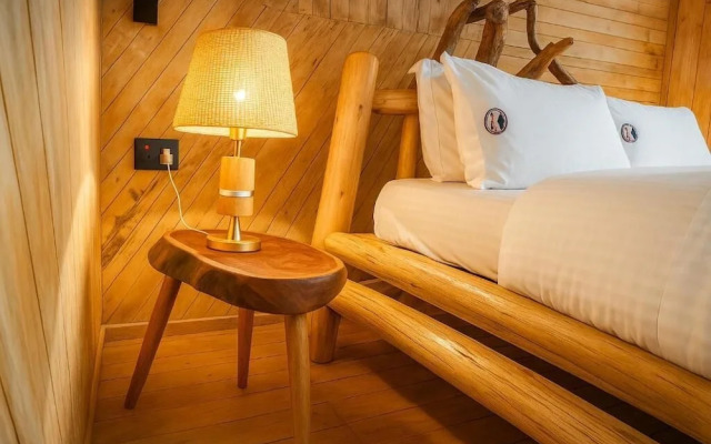 Bunyonyi Luxury Resort