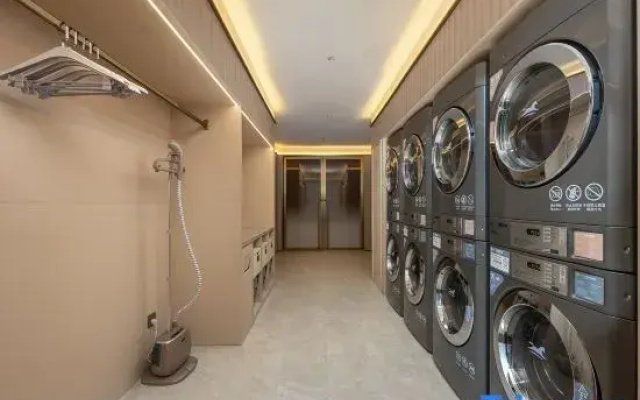 Wanhao Hotel (Wansheng Metro Station, Liulin Campus, SWUFE)