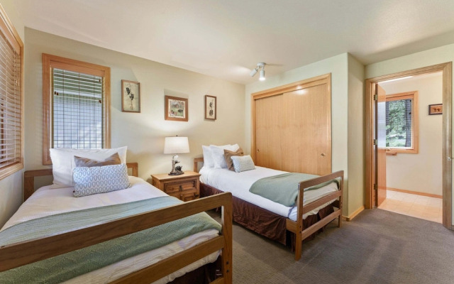 Sunriver Golf Views Hot Tub Escape