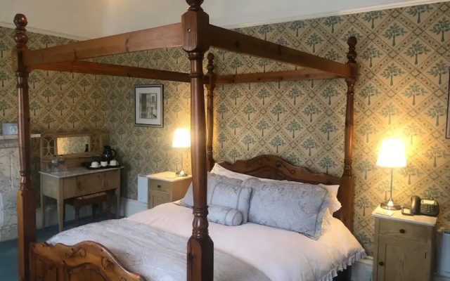 Dufferin Coaching Inn & Hall