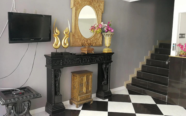 Q.D. Sweets Mansion 1