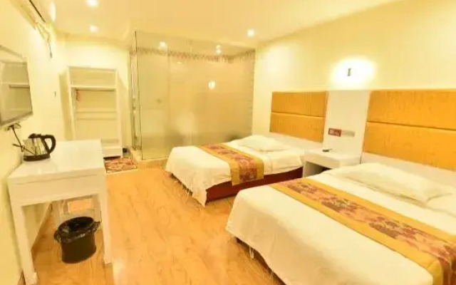 Xinggui Fashion Hotel (Guilin North Station Diecai Wanda Plaza)