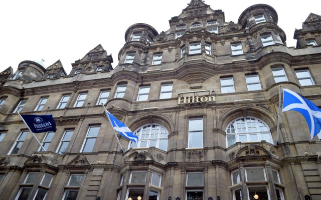 Отель Hilton Edinburgh Carlton Великобритания, Эдинбург - 1 отзыв об отеле, цены и фото номеров - забронировать отель Hilton Edinburgh Carlton онлайн вид на фасад