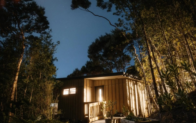 Treehouse Hideaway