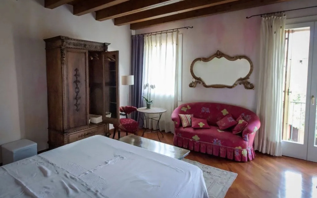 B&B Portico Rosso