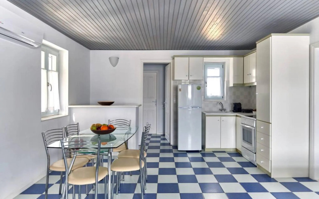 Ocean Villa in Paros