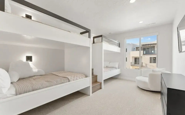 Desert Beachcomber 5 Bedroom Townhouse