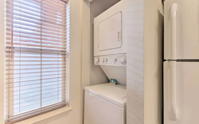 Pool Access & Private Patio: Branson West Condo!
