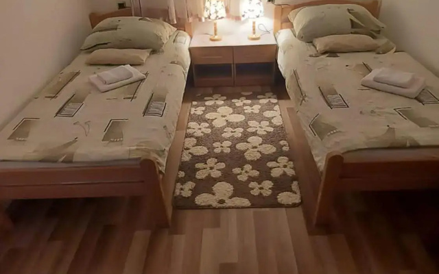 Apartment Slap