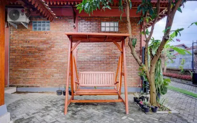 SUPER OYO Collection O 90265 Cempoko Mulyo Homestay Syariah