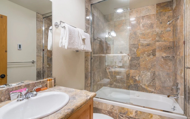 Bear Creek Lodge 403 4 Bedroom Condo by Alpine Lodging Telluride