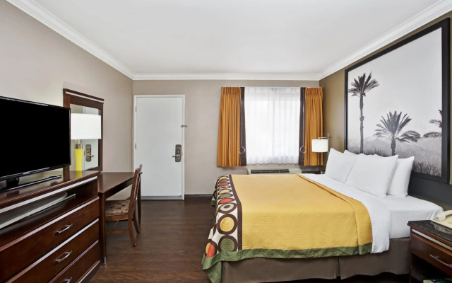 Super 8 By Wyndham Culver