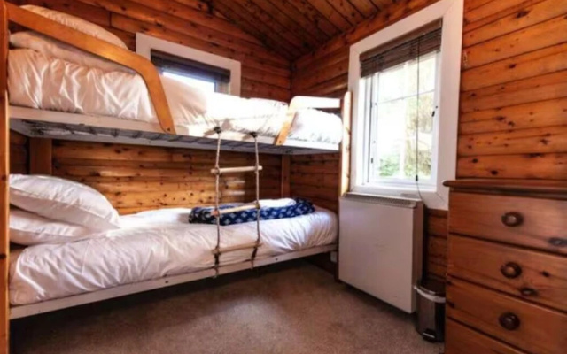 Cozy Mountain 2 Bed Log Cabin