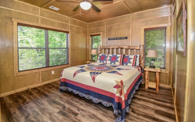 SmokyStays 10 Bedroom Cabin