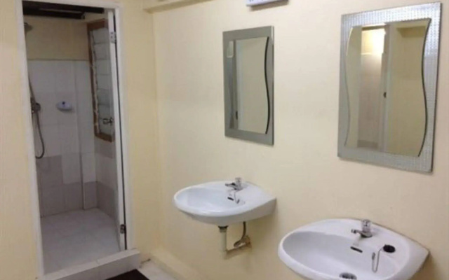 Hninn Si Budget Inn