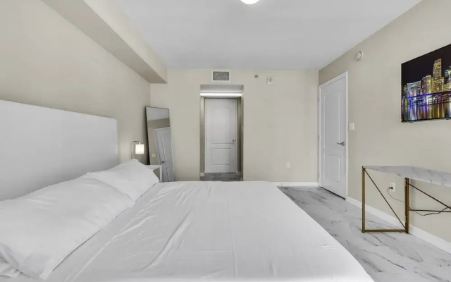 The Club at Brickell Bay Luxury Suites
