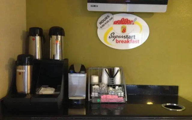 Super 8 Motel - Wilmington
