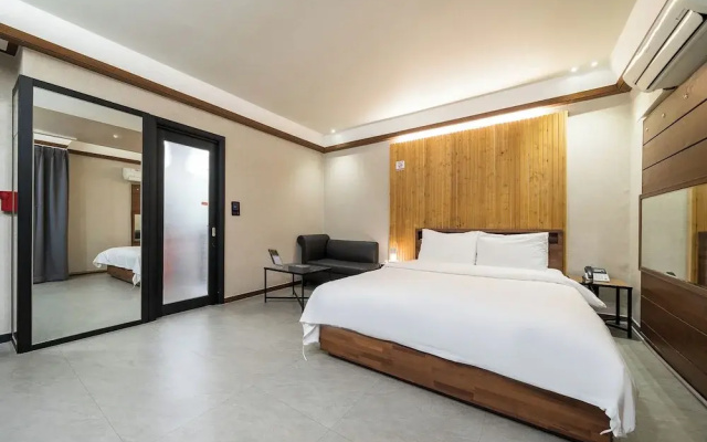 SKYHOTEL