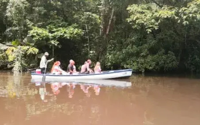 Tortuguero Adventures GuestHouse
