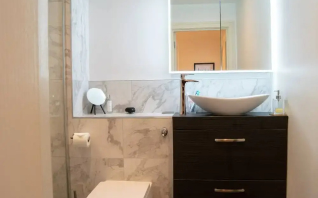 Modern 1 Bedroom Apartment by Battersea Power Station
