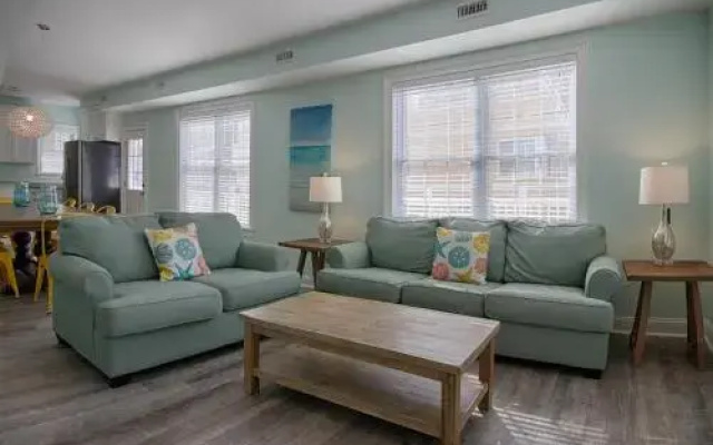 Beach Bungalow 8