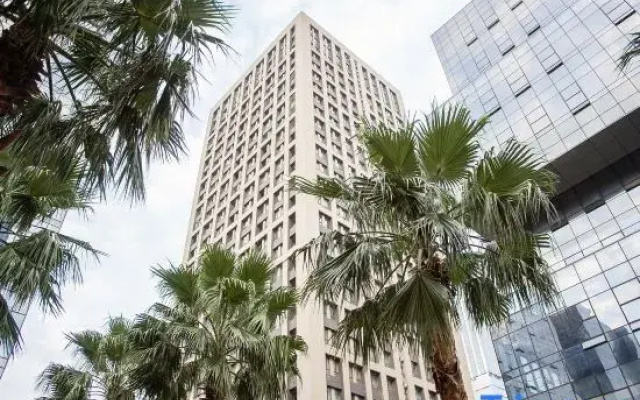 Laisite Theme Apartment (Guangzhou Science City, Greenland Central Plaza)