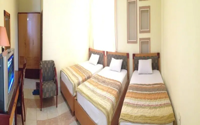 Ho Phong Hotel