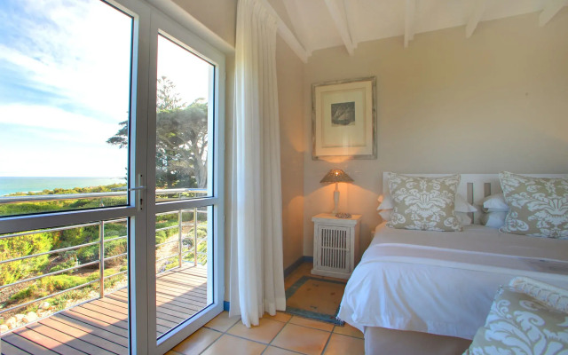 Abalone Guest Lodge