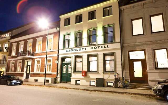 Отель Sjøgløtt Hotel Норвегия, Кристиансанд - отзывы, цены и фото номеров - забронировать отель Sjøgløtt Hotel онлайн вид на фасад