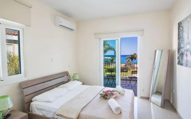Villa Mesogi Seafront Stunning 4BDR Fontline Protaras Villa