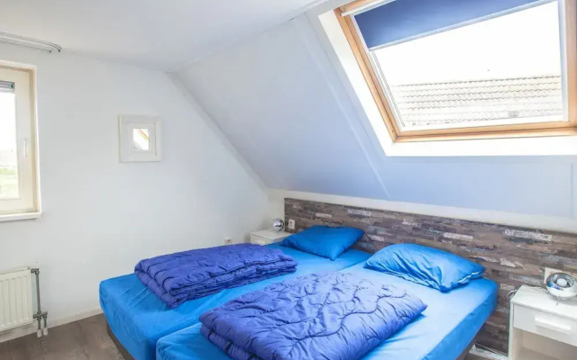 Lovely Holiday Home With Jetty Near Ijsselmeer