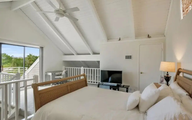 Colonial Avenue Home