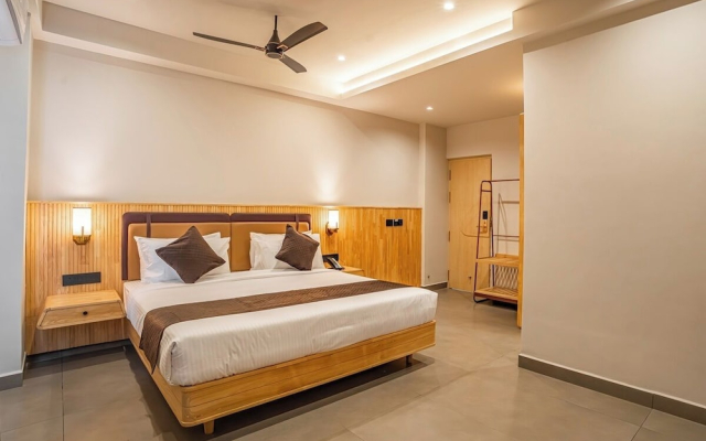 Aura Inn & Suites