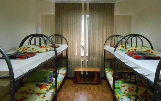Hostel 74/76