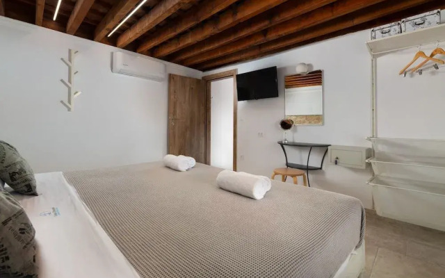 Lindos Citrin Suites