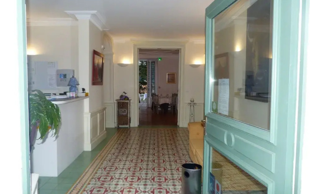 Logis Hotel Restaurant La Tour de Ciron