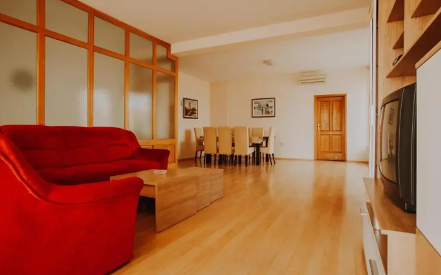 Noćko-Sobe i apartmani