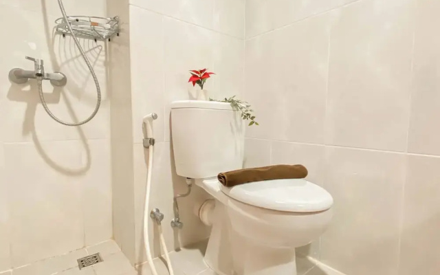 Simple Look Studio Apartment At Evenciio Margonda Near Station