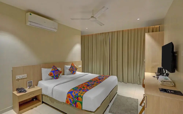 Fabhotel Blue Moon
