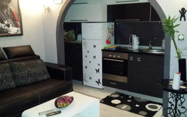 Apartment Hedonist