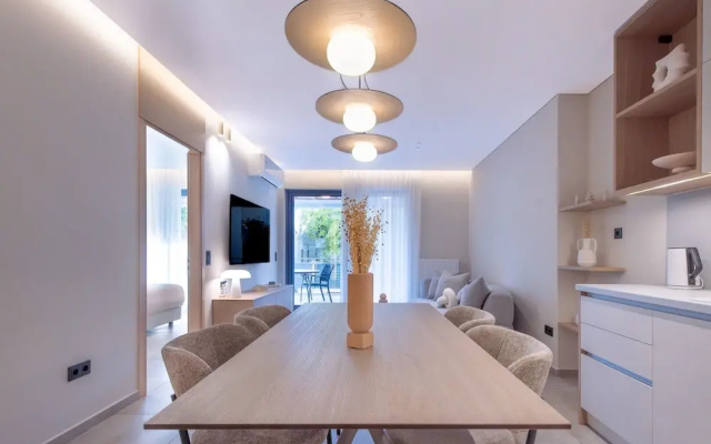 Phaedrus Living: Athens Luxury Residences Sands.