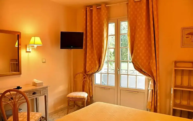 Hotel Les Mazets Des Roches