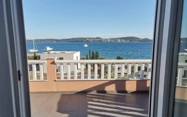Luxury Seget Donji Apartments with Terrace and Sea View